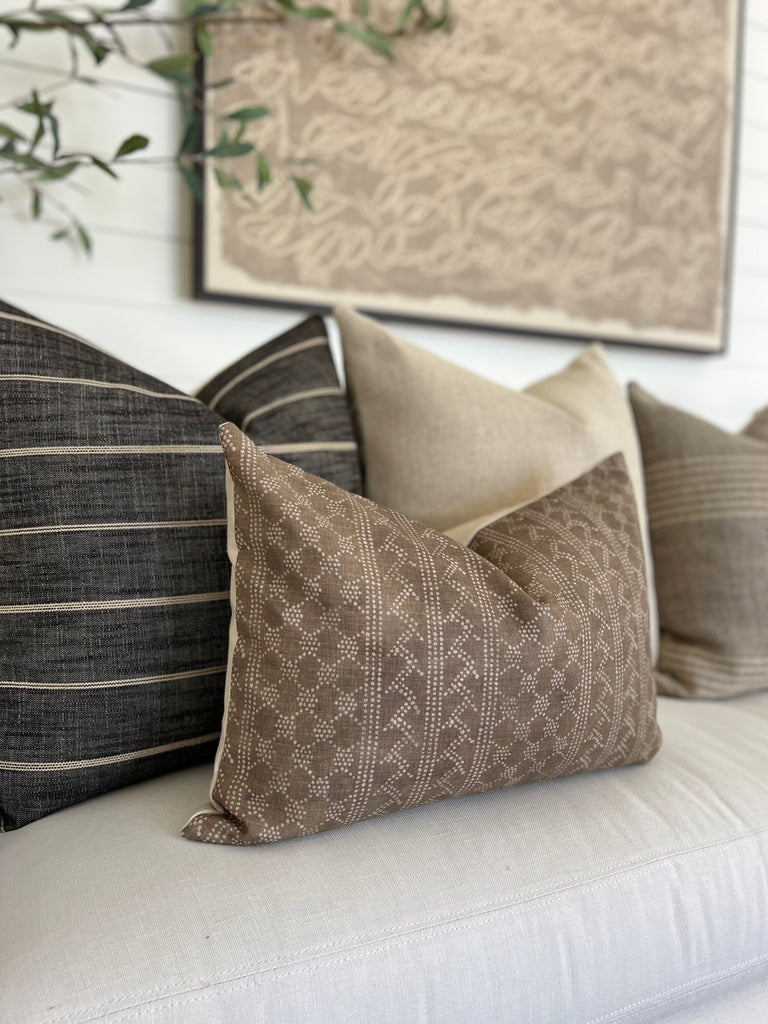Creating a Cozy Outdoor Space with Weather-Resistant Pillow Covers