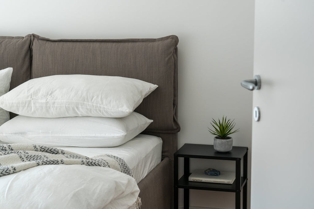 Vintage Vs. Modern Pillows | The Main Differences Between The Two