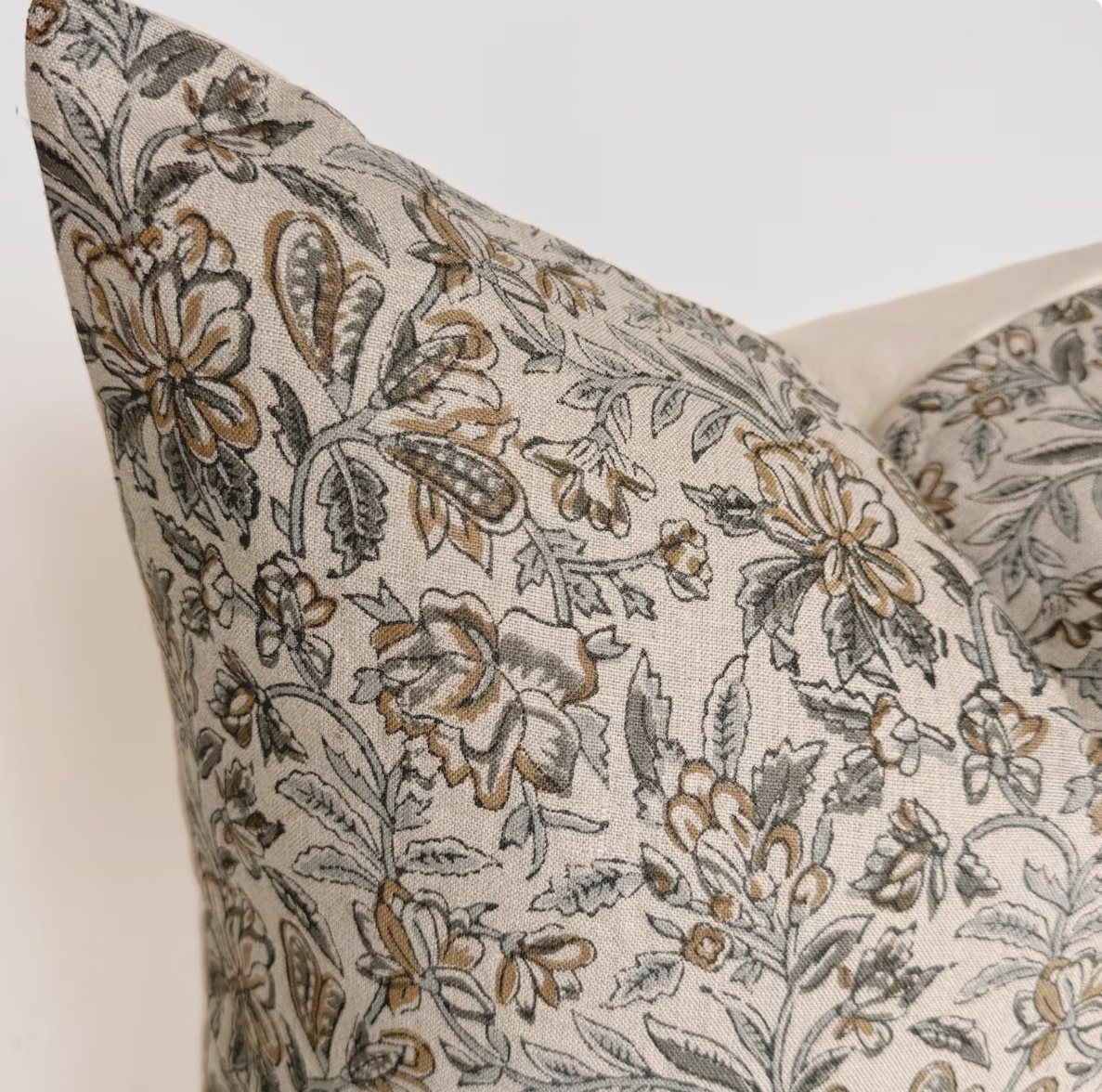 Sorrenta Floral Pillow Cover